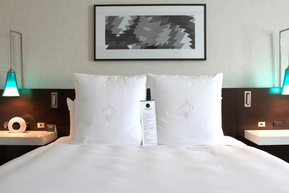 Deluxe King Room interior